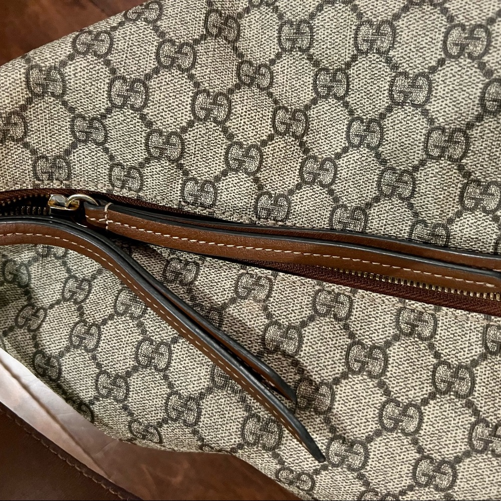 Gucci : Chain Hobo GG Coated Canvas - Picture 4 of 11